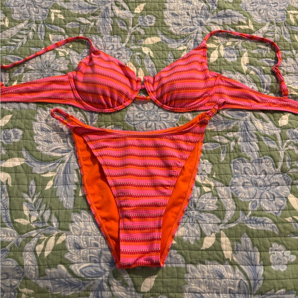 Women’s Wild Fable Striped Swimsuit Medium Top and Large Bottoms
